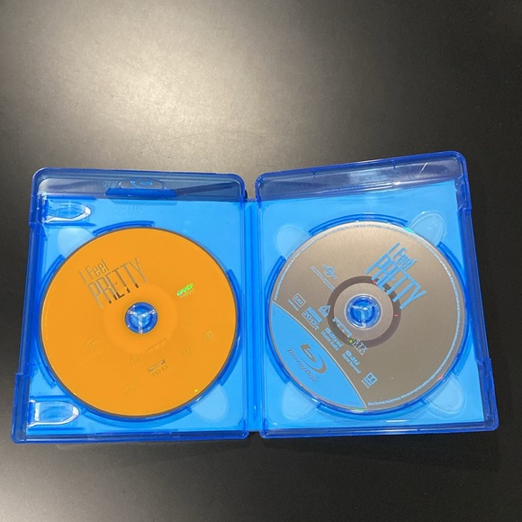 I Feel Pretty - Blu-ray & DVD Combo Set - Picture 3 of 6